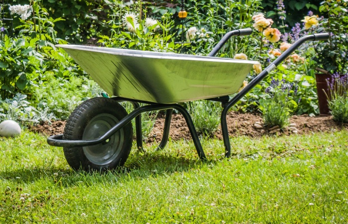 How To Reinstall a Wheelbarrow Tyre?